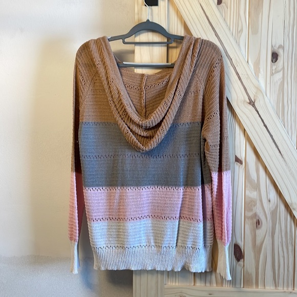 Colorblock Sweater - Picture 2 of 4